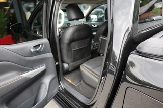 Nissan Navara Nissan Navara 2.3 DCI DUBBEL CABINE N-GUARD A/T BE TREKKER 5 SITZ 4WD VAN - afbeelding nr 8