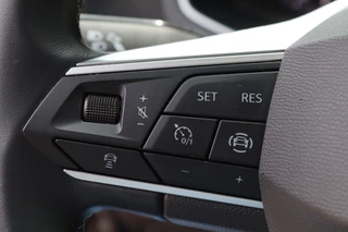 SEAT Arona SEAT Arona 1.0 TSI Style Business Matrix LED/Camera/Keyless/Acc/Ecc/App-Connect/17