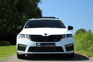 Škoda Octavia Skoda Octavia Combi 2.0 TSI RS / 230PK! / DSG / Pano / Canton / Camera / Trekhaak / 18