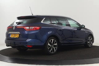 Renault Mégane Renault Mégane 1.3 TCe Bose | Trekhaak | Camera | Navigatie |  Keyless | Massage | Carplay | Dodehoek detectie | Climate control | Cruise control - afbeelding nr 28