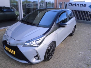 Toyota Yaris Toyota Yaris 1.5 Hybrid Dynamic Automaat two-tone-camera-pdc - afbeelding nr 2