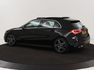 Mercedes-Benz A-Klasse Mercedes-Benz A-klasse 180 AMG | Panoramadak | Stoelverwarming |  Carplay | Widescreen | Leder/Alcanatara | Navigatie | Full LED | Park Assist - afbeelding nr 2