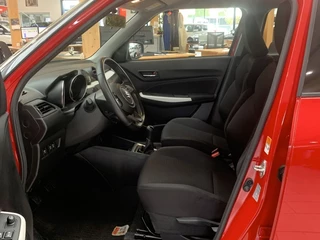 Suzuki Swift Suzuki Swift 1.2 Comfort Smart Hybride [LEASE €289,- | Airco | Lichtmetaal | - afbeelding nr 4
