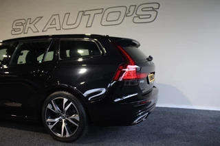 Volvo V60 Volvo V60 2.0 B4 CORE RIJKLAAR l LEDER l 197PK l CAMERA l CARPLAY l - afbeelding nr 8