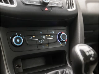 Ford Focus (APPLE CARPLAY, NAVIGATIE, LM VELGEN, PARKEERSENSOREN, SPORTSTOELEN, CRUISE, ELEK PAKKET, NIEUWSTAAT) - afbeelding nr 10