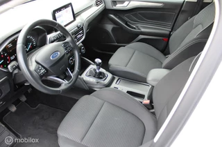 Ford Focus Ford Focus 1.0 EcoBoost 125 PK Titanium Business, Trekhaak, Clima, Donker glas, App connect, Cruise, Clima, Navi, Pdc voor + achter - afbeelding nr 6