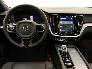 Volvo V60 Volvo V60 B3 AUT(7) PLUS DARK SCHUIFDAK 19INCH GOOGLE MAPS ACC BLIS GETINT - afbeelding nr 12