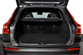 Volvo XC60 | Dig. Cockpit | Adapt. Cruise | Memory Stoelen | Elek. Klep | Stoelverw. | Camera | NAV+App. Connect | LM 19