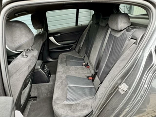 BMW 1 Serie BMW 1-serie 118i 136pk Executive | M Sport | Automaat | Lage KM NAP | Nieuwstaat | Trekhaak Afnb. | Dealeronderhouden | - afbeelding nr 18