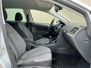 Volkswagen Golf Volkswagen Golf 1.2 TSI 110pk Allstar | keyless | camera | clima - afbeelding nr 17