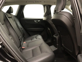 Volvo XC60 Volvo XC60 T6 PLUG-IN HYBRID ULTRA DARK SCHUIFDAK HARMAN KARDON TREKHAAK 20 - afbeelding nr 19