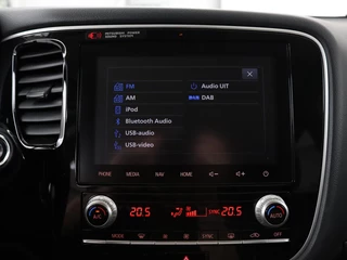 Mitsubishi Outlander Mitsubishi Outlander 2.4 PHEV Intense+ | Schuifdak |  Stoel & stuurverwarming | 360 camera | Trekhaak | Half leder | Carplay | Navigatie | Climate control - afbeelding nr 24