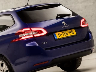 Peugeot 308 Peugeot 308 SW 1.2 PureTech Sport (PANORAMADAK, APPLE CARPLAY, GROOT NAVI, PARKEERSENSOREN, SPORTSTOELEN, GETINT GLAS, CRUISE, LANE ASSIST, NIEUWE APK, NIEUWSTAAT) - afbeelding nr 13