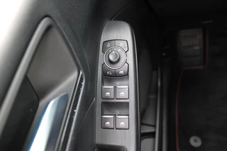 Ford Kuga Ford Kuga 2.5 PHEV ST-Line X | Trekhaak | Navigatie | BLIS | Camera | B&O - afbeelding nr 36