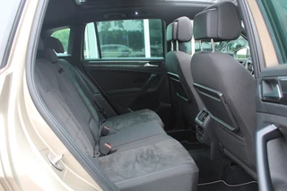 Volkswagen Tiguan Volkswagen Tiguan 1.4 TSI ACT Highline Bus. R-Line / Trekhaak / Panoramadak / 360Camera / 19'' / Virtual Cockpit / Apple CarPlay / DAB / Stoelverwarming / ACC - afbeelding nr 12