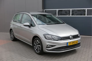 Volkswagen Golf Sportsvan Cruise-control,PDC, LMV,Achteruitrijcamera ,Stoelverwarming, Navigatie . etc. . - afbeelding nr 2