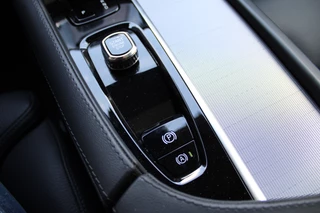 Volvo XC90 Volvo XC90 2.0 T8 Recharge AWD Plus Dark | Trekhaak | Panoramadak | 360 Camera - afbeelding nr 24