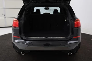 BMW X1 BMW X1 sDrive20i M Sport | Leder | Head-Up |  Stoelverwarming | Camera | Full LED | Sportstoelen | Navigatie | Park Assist | DAB - afbeelding nr 13