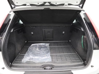 Volvo XC40 Volvo XC40 1.5 T5 Recharge R-Design | Panoramadak | Harman/Kardon | 360 camera | Memorystoelen | Alcantara | - afbeelding nr 12
