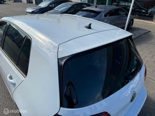 Volkswagen Golf Volkswagen Golf 1.5 TSI Highline Business R-Line edition  150pk,  DSG Automaat , Navigatie , Parkeerhulp Voor & Achter , Verwarmde voorstoelen , Prive glas , Velgen zwart incl all weahter banden  , - afbeelding nr 16