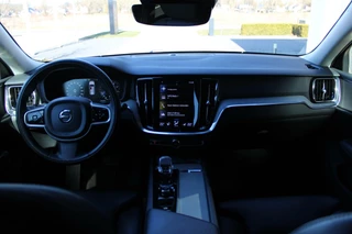 Volvo V60 Volvo V60 B3 Inscription - Stoel en stuurwielverwarming - Semi elektrische trekhaak - Adaptieve cruise control - High Performance Audio - 19'' lichtmetalen velgen - Elektrische verstelbare stoel incl. geheugen - - afbeelding nr 8