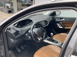Peugeot 308 Peugeot 308 SW 1.2 PureTech Blue Lease Premium | Pano | Trekhaak | Navi | Leder - afbeelding nr 2