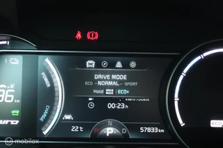 Kia e-Niro Kia e-Niro ExecutiveLine 64 kWh, Leer, Memory, stuur- Stoel verwarming/ventilatie, Pdc voor- achter, Camera, Adaptief Cruise, Dode hoek detectie, Carplay, Clima, Navi, Donkerglas. - afbeelding nr 44