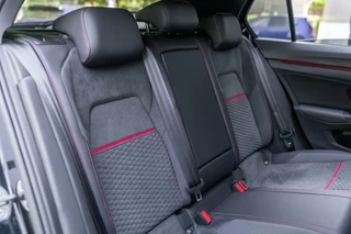 Volkswagen Golf Volkswagen Golf 2.0 TSI GTI Clubsport 45 Jahre Akra Pano DSG - afbeelding nr 34