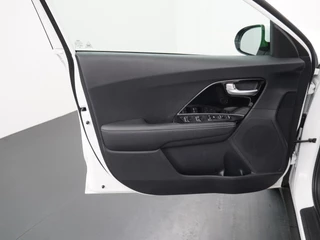 Kia Niro - Navigatie - Camera - Climate control - Cruise control - Trekhaak - Fabrieksgarantie tot 06-2027 - afbeelding nr 28