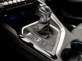 Peugeot 5008 (PANORAMADAK, APPLE CARPLAY, GROOT NAVI, 360 CAMERA, LEDER, SPORTSTOELEN, LED KOPLAMPEN, KEYLESS, DAB+, NIEUWE APK, NIEUWSTAAT) - afbeelding nr 11