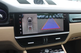 Porsche Cayenne Porsche Cayenne 3.0 E-Hybrid Platinum Edition / Trekhaak / Panoramadak / 360Camera / 22'' / Matrix LED / Luchtvering / Sportdesign / Sportchrono / Keyless / Stoelventilatie / Stuurverwarming / Dodehoek / DAB / ACC - afbeelding nr 21