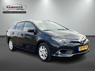 Toyota Auris - 423691029-0