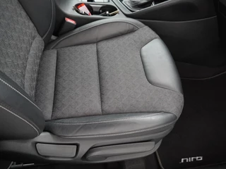 Kia Niro - Navigatie - Camera - Climate control - Cruise control - Trekhaak - Fabrieksgarantie tot 06-2027 - afbeelding nr 24