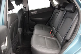 Hyundai Kona Hyundai Kona Electric Premium 64 kWh - Carplay, Camera, Leer, Stoelverw. - afbeelding nr 9
