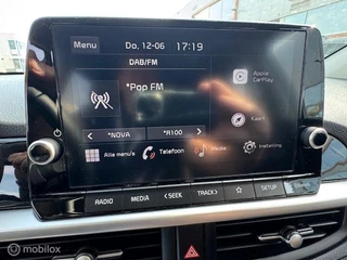 Kia Picanto Kia Picanto 1.0 67pk Automaat  Stoel en Stuur verwarming ,  Navigatie / Apple carplay  / Android auto , Achteruit camera , Bluetooth , Priveglas , Chrome handgrepen , Sport Velgen ,  9.500km !! - afbeelding nr 24
