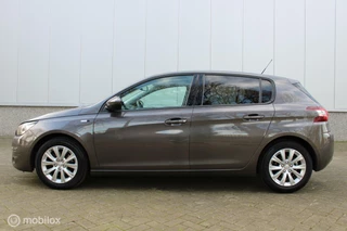 Peugeot 308 Peugeot 308 1.2 PureTech Style Automaat, Pdc, Donker glas, Clima, Navi, Trekhaak, Cruise. - afbeelding nr 3