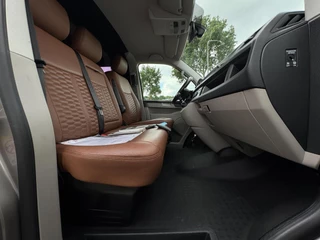 Volkswagen Transporter Volkswagen Transporter 2.0 TDI L1H2 Highline 204PK / 70YEARS EDITION / TREKH. / BEAR-LOCK / LEDER / VOORRUITVERW. / CAMERA / NAVI - afbeelding nr 36