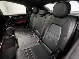 Porsche Cayenne 463Pk Automaat (SPORTCHRONO PAKKET, PANORAMADAK, ALCANTARA STUUR EN HEMEL, APPLE CARPLAY, LUCHTVERING, KUIPSTOELEN, SFEERVERLICHTING, 360 CAMERA, HEAD-UP DISPLAY, NIEUWSTAAT) - afbeelding nr 14
