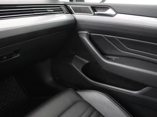 Volkswagen Passat Volkswagen Passat 1.4 TSI PHEV GTE | Panoramadak | Leder |  Stoelverwarming | Trekhaak | Camera | Park Assist | Adaptive cruise | Side Assist | Matrix LED | Carplay | Navigatie - afbeelding nr 25