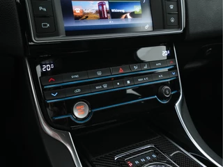 Jaguar XE Jaguar XE 2.0 D R-Sport-Pack Aut. *LEATHER-MICROFIBRE | BI-XENON | NAVI-FULLMAP | MERIDIAN-SOUND | HEATED-SPORTSEATS | CAMERA | ECC | KEYLESS | PDC | SHIFT-PADDLES | LANE-ASSIST | CRUISE | 17''ALU* - afbeelding nr 14