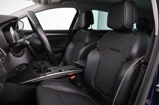 Renault Mégane Renault Mégane 1.3 TCe Bose | Trekhaak | Camera | Navigatie |  Keyless | Massage | Carplay | Dodehoek detectie | Climate control | Cruise control - afbeelding nr 5