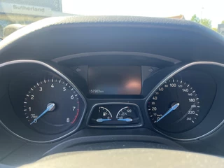 Ford Focus Ford Focus 1.0 Ecoboost ST-Line 125pk | Cruise Control | Climate Control | Lichtmetalen Wielen | - afbeelding nr 6