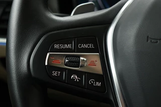 BMW 3 Serie BMW 3-serie 330e eDrive Edition | Adaptive cruise | Leder |  Stoelverwarming | Harman/Kardon | Keyless | Carplay | Live Cockpit | Navigatie | Full LED | Achterbankverwarming - afbeelding nr 12