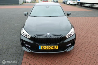 BMW 1 Serie BMW 1-serie 118i M Sport High Executive, Sportstoelen, Carplay, Pdc voor + achter, Stoelverwarming, Cruise, Clima. - afbeelding nr 15