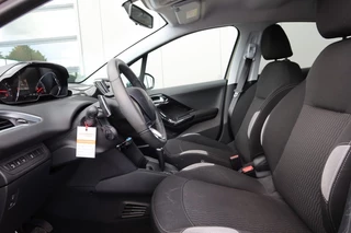 Peugeot 208 Peugeot 208 1.2 e-VTi Style AUTOMAAT 82pk NAVI, PDC, Cruise, 1e eigenaar - afbeelding nr 5