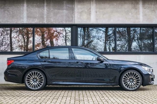 BMW 7 Serie BMW 7-serie 750i xDrive M Sport B&W Massage 360c 21'' Laser - afbeelding nr 8