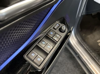 Toyota C-HR Toyota C-HR 1.2 Bi-Tone | CAMERA | NAVI | KEYLESS | LMV | METALLIC | LED - afbeelding nr 11