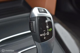 BMW 3 Serie BMW 320i Touring Luxury Mineralweiß Pano Keyless Leder LED Navi 17