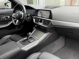 BMW 3 Serie BMW 3-serie Touring 330e High Executive M-Sport|HUD|Ad.Cruise|El.Trekhaak|HIFI|19