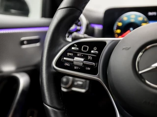 Mercedes-Benz A-Klasse Mercedes-Benz A-Klasse 250 e Business Solution Luxury 218Pk Automaat (GROOT NAVI, SFEERVERLICHTING, WIDESCREEN, CAMERA, LEDER, STOELVERWARMING, SPORTSTOELEN, CRUISE, LANE ASSIST, NIEUWSTAAT) - afbeelding nr 20